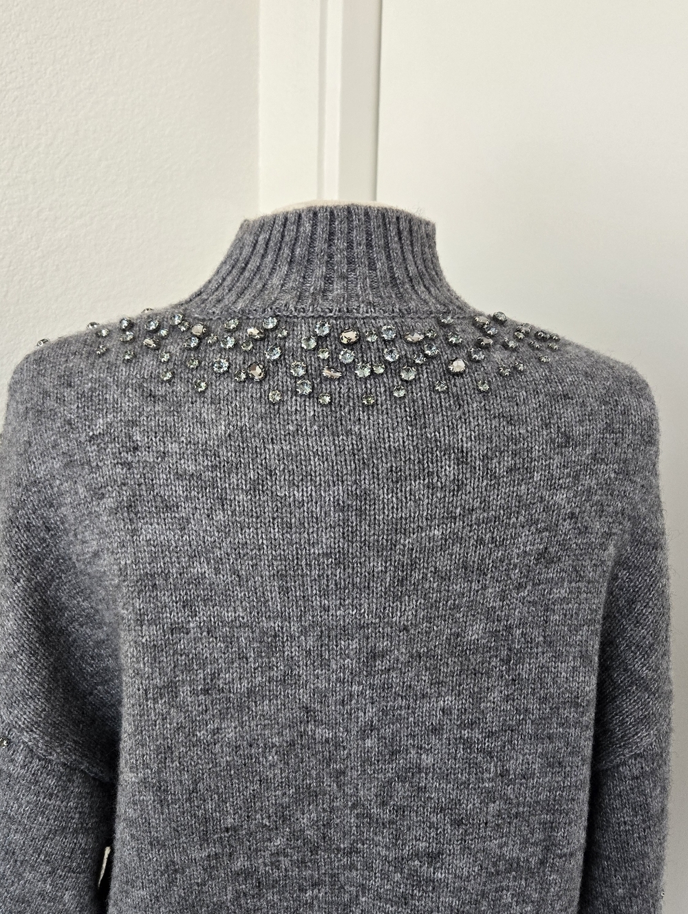 Zara Womens Rhinestones Embellished Knit Cropped Sweater Medium Wool Blend Gray - Picture 8 of 16